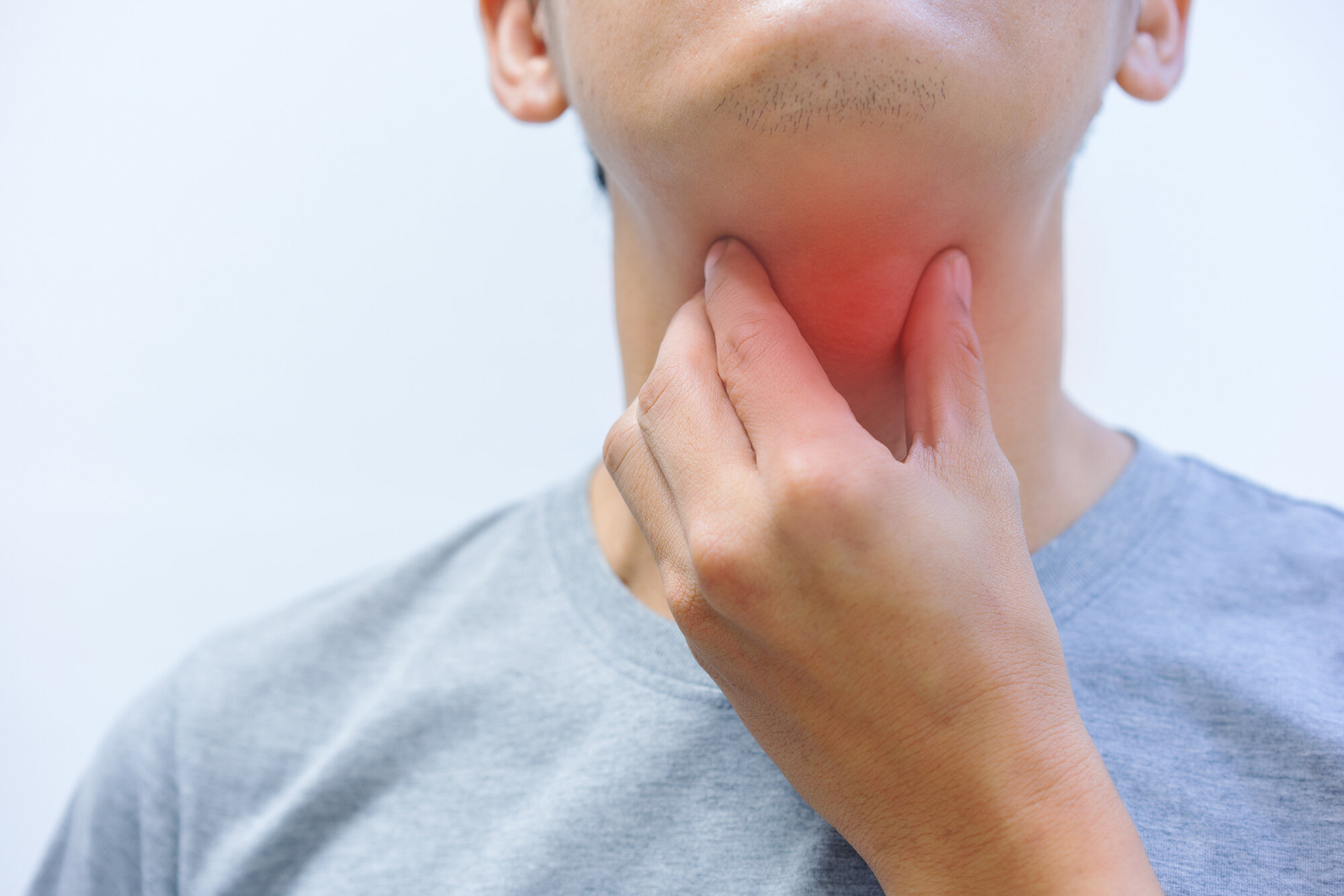 دندان عقل نهفته باعث گلو درد می شود ؟