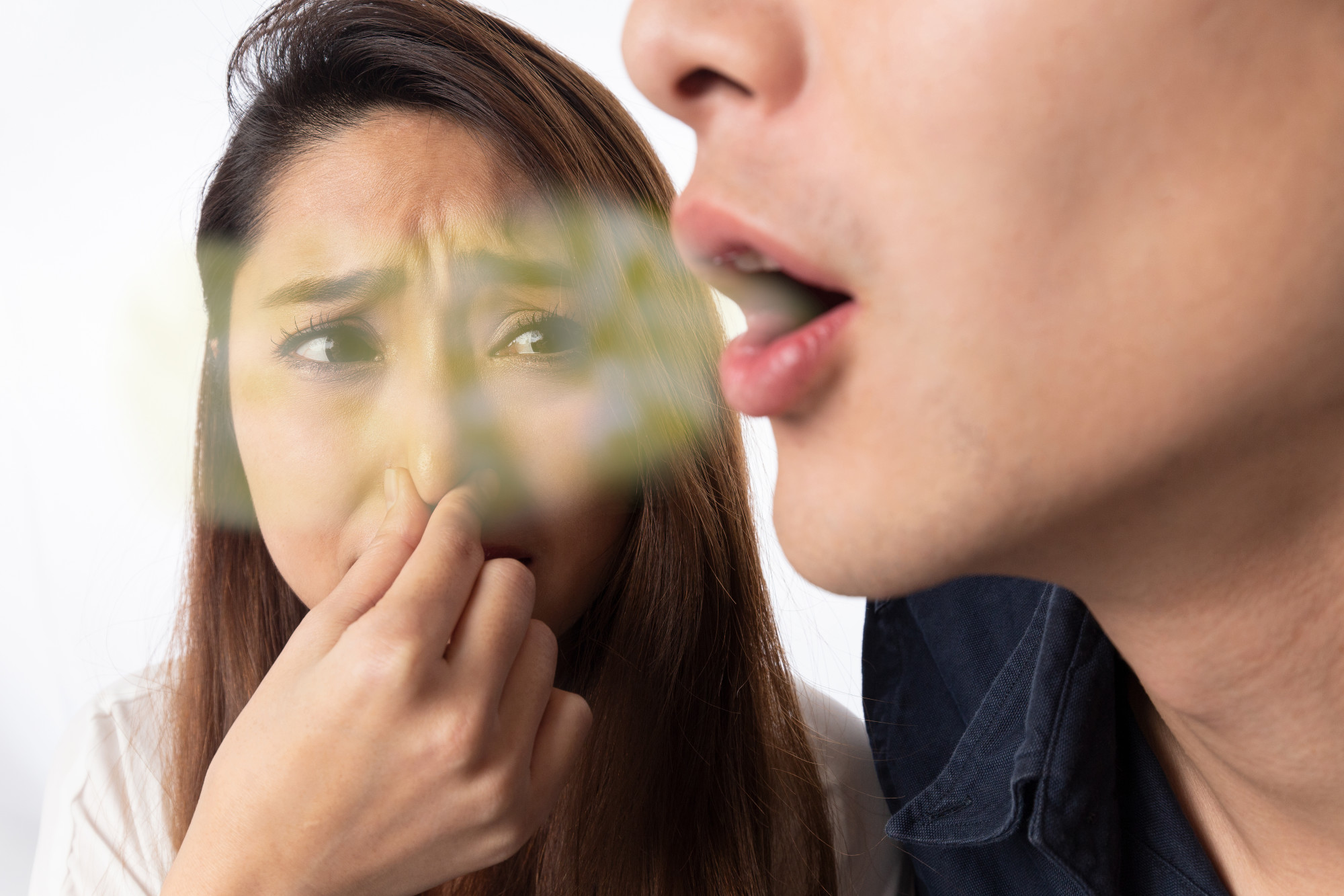 روش های خانگی برای از بین بردن بوی بد دهان