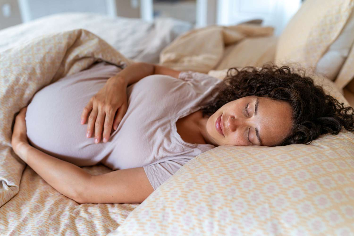 چرا در بارداری خواب زیاد می شود ؟