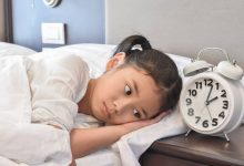بی خوابی کودکان چه دلایلی دارد ؟ راه درمان