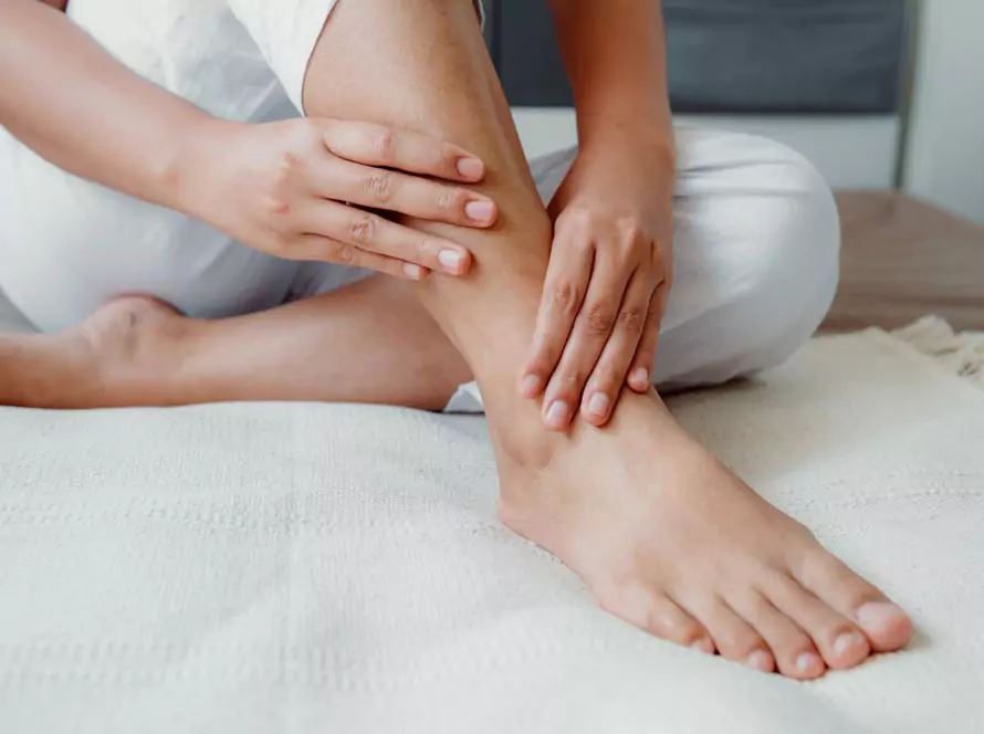 از نظر متخصصان طب سنتی سندروم پای بی‎قرار به چه دلیلی ایجاد می­شود