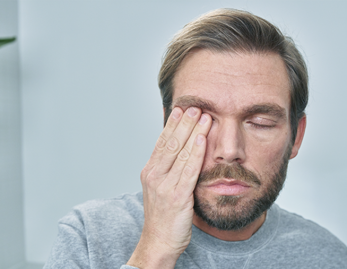 درد پشت چشم; علت و روشهای درمان آن