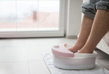 خواص گذاشتن پا در اب نمک نظر طب سنتی