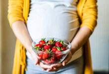 خواص توت فرنگی برای زنان باردار