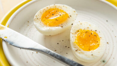 خواص تخم مرغ آب پز برای صبحانه