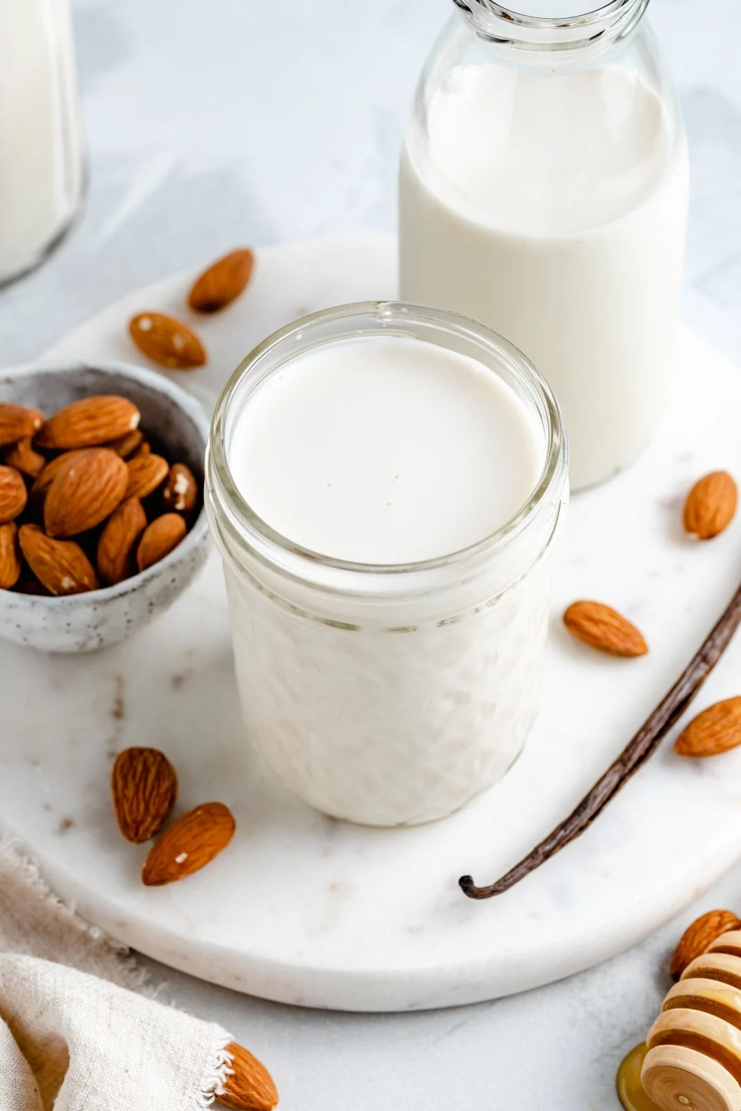 خواص شیر بادام برای لاغری