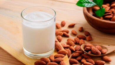 خواص شیر بادام برای کودکان