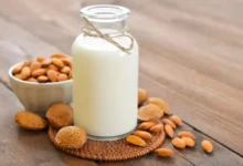 خواص شیر بادام برای پوست