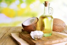 خواص روغن نارگیل برای چشم