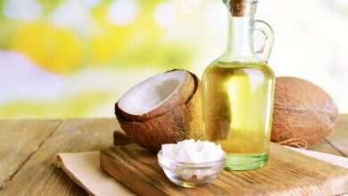 خواص روغن نارگیل برای چشم