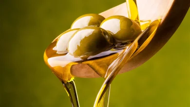 خواص روغن زیتون برای ابرو