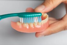 آیا بلیچینگ دندان برای کسانی که دندان های مصنوعی دارند مناسب است؟