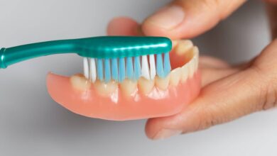 آیا بلیچینگ دندان برای کسانی که دندان های مصنوعی دارند مناسب است؟