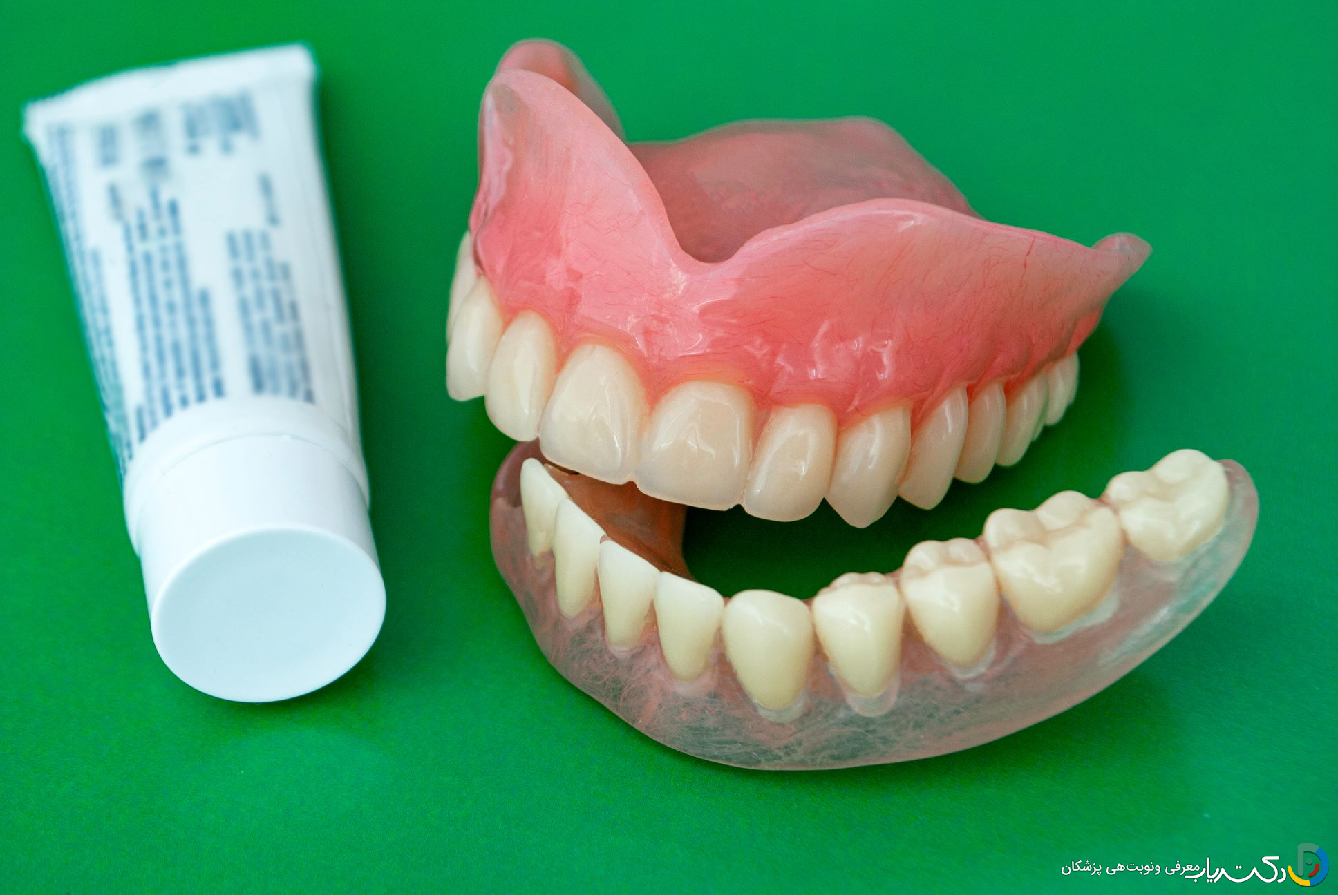 مقایسه چسب دندان فیکسودنت و کورگا