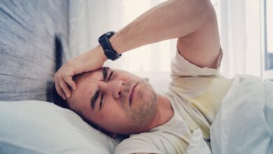 از کجا بفهمیم در خواب تشنج کردیم ؟ (8 نکته مهم)