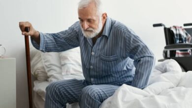 با بیماران آلزایمری چگونه رفتار کنیم ؟ ارتباط مؤثر، مدیریت چالشها و ایجاد محیطی سرشار از آرامش