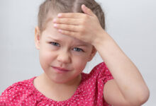 مننژیت در کودکان چه علائمی دارد ؟